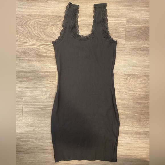 Lace-trimmed Ribbed Dress - Picture 6 of 6